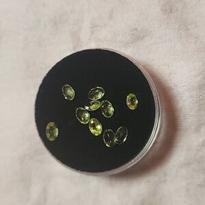 4.59TCW PERIDOT!!! LOT OF LOOSE OVAL FACETED PERIDOTS!!!